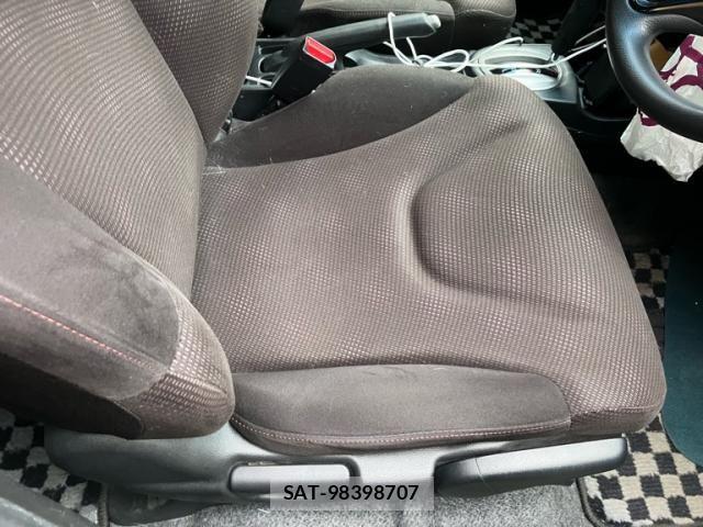 Honda FIT 2012-08 8883616-13