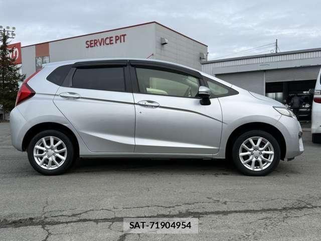 Honda FIT 2014-12 4392396-25