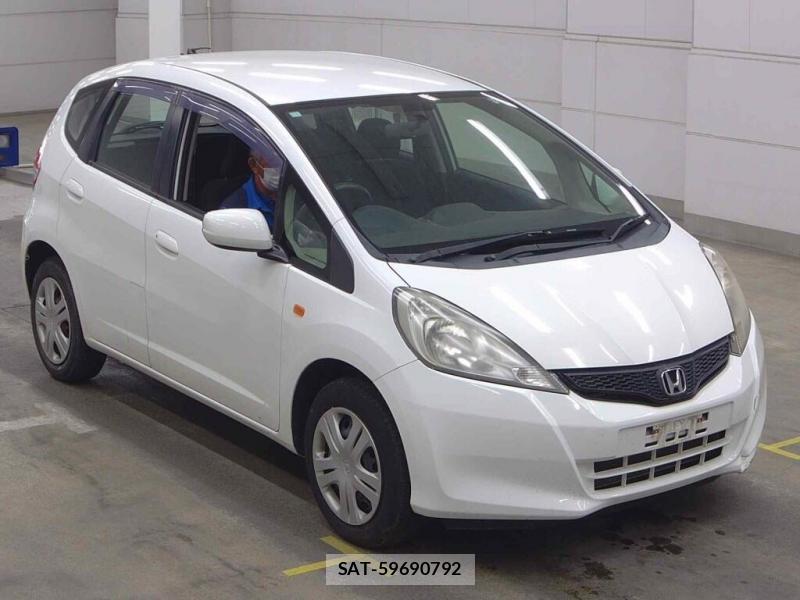 Honda FIT 2013-06 7736065-0