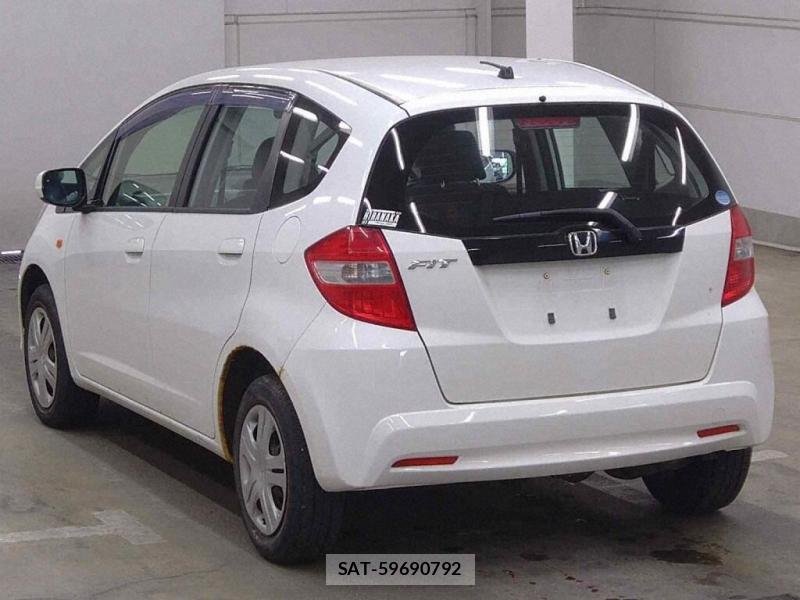 Honda FIT 2013-06 7736065-2