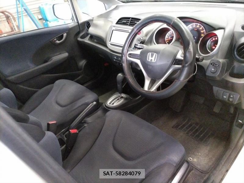Honda FIT 2010-07 7736066-4