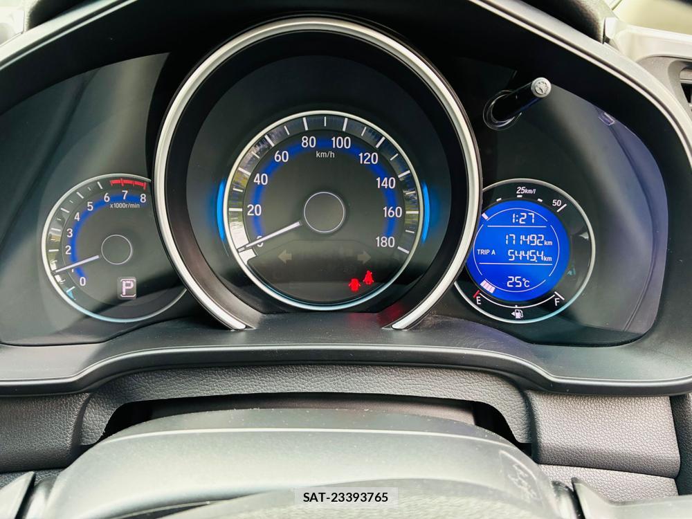 Honda FIT 2016-05 7632865-15