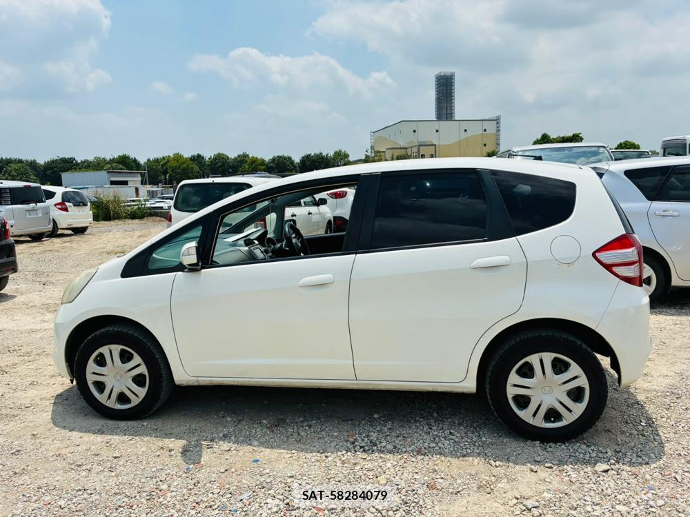 Honda FIT 2010-07 7736066-1