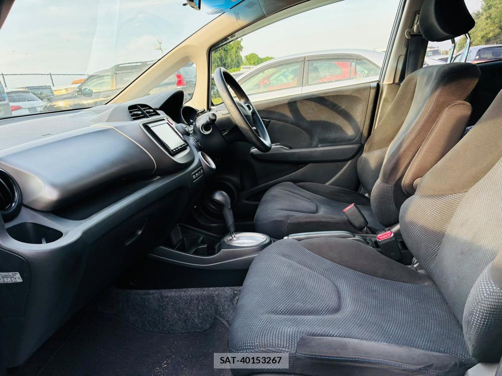 Honda FIT 2013-03 7970692-10