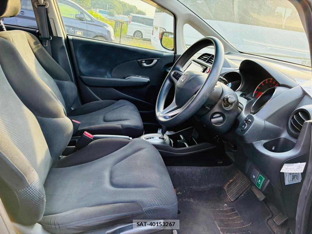 Honda FIT 2013-03 7970692-11