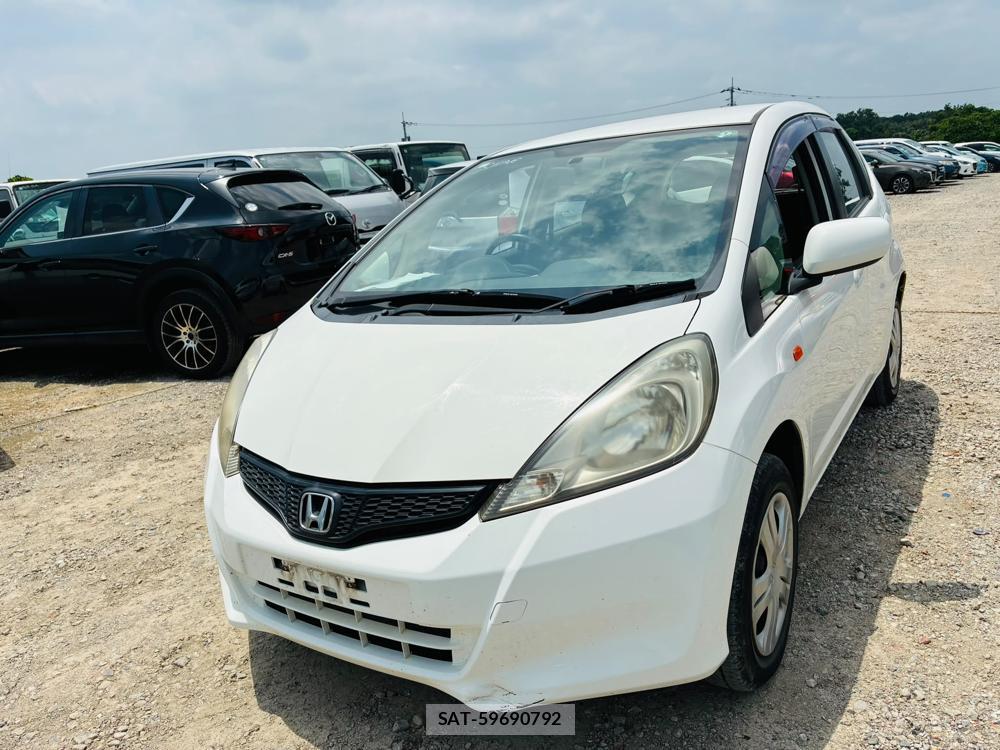Honda FIT 2013-06 7736065-0