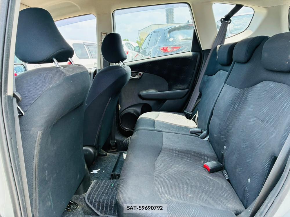 Honda FIT 2013-06 7736065-9
