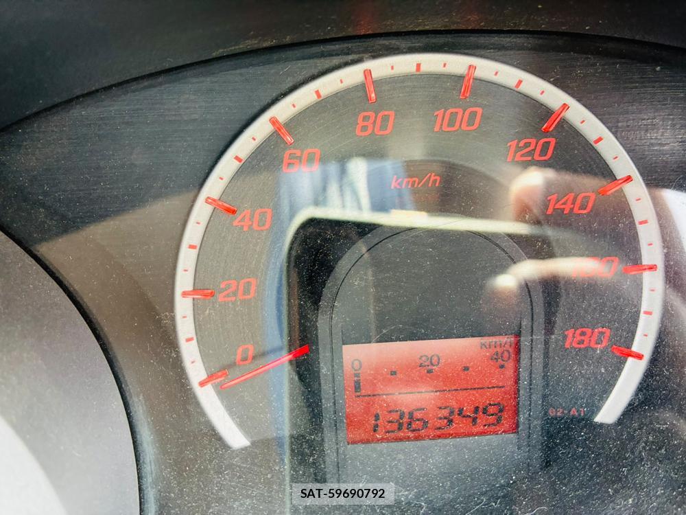 Honda FIT 2013-06 7736065-15