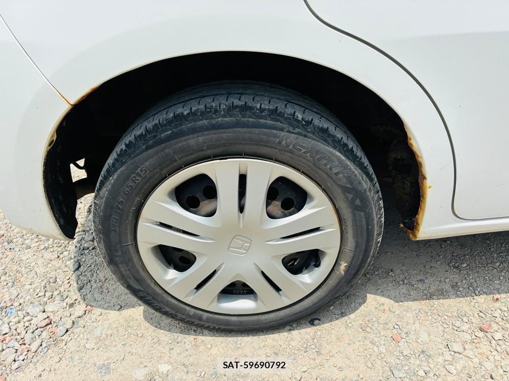 Honda FIT 2013-06 7736065-27