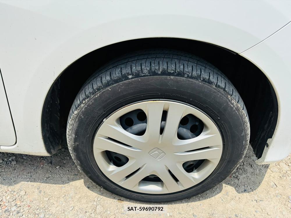 Honda FIT 2013-06 7736065-28