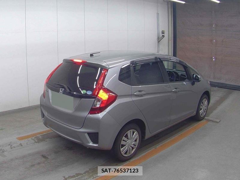 Honda FIT 2014-03 8083207-1