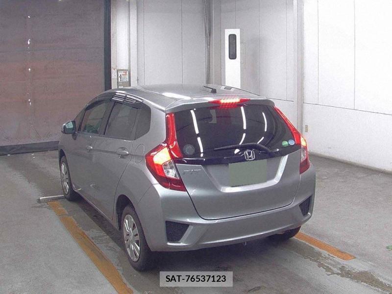 Honda FIT 2014-03 8083207-2