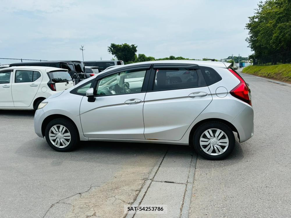 Honda FIT 2014-01 8120431-1