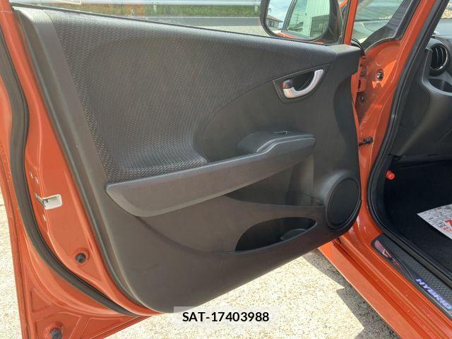 Honda FIT HYBRID 2013-07 1354171-23