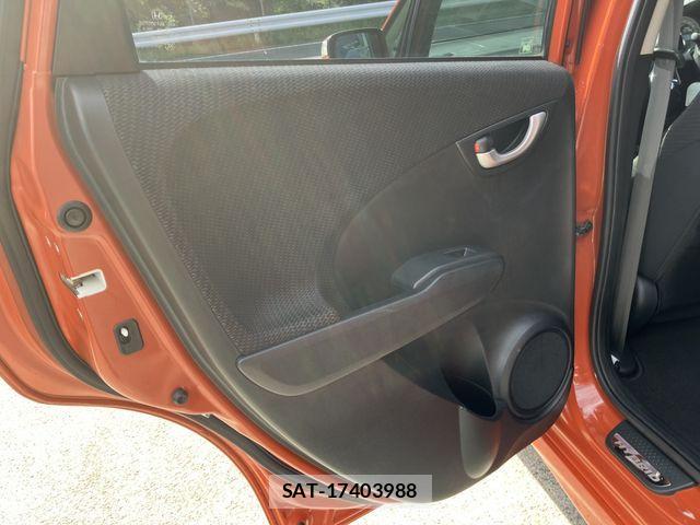 Honda FIT HYBRID 2013-07 1354171-24