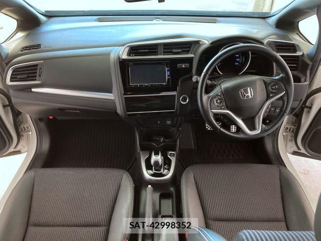 Honda FIT HYBRID 2018-10 1426136-1