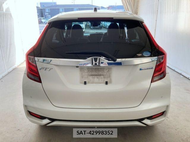 Honda FIT HYBRID 2018-10 1426136-6