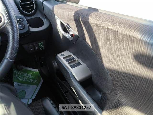 Honda FIT HYBRID 2013-03 2348724-13