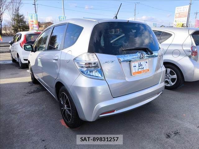Honda FIT HYBRID 2013-03 2348724-4