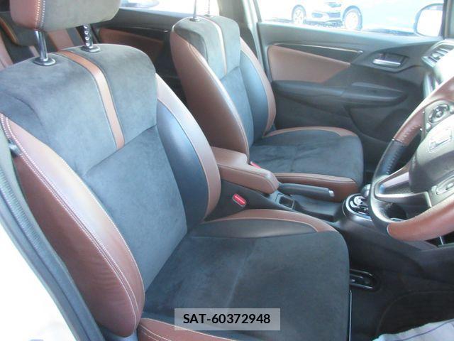 Honda FIT HYBRID 2018-05 2960869-9