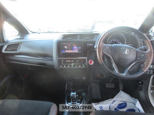 Honda FIT HYBRID 2018-05 2960869-8