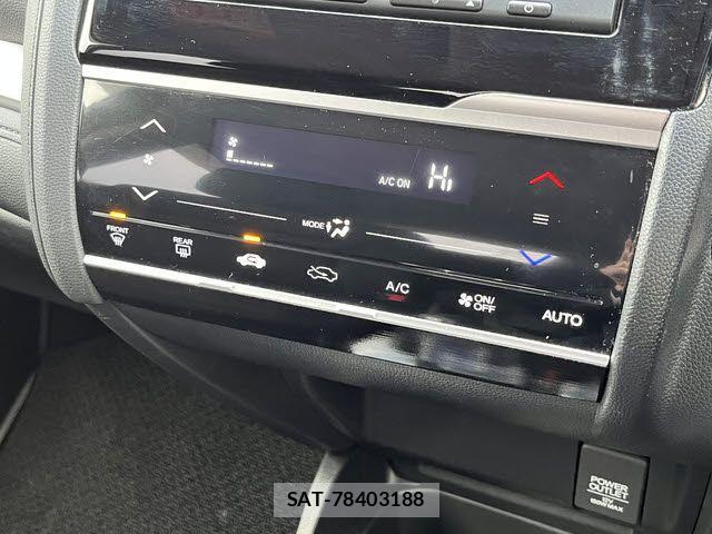 Honda FIT HYBRID 2015-07 3014396-14