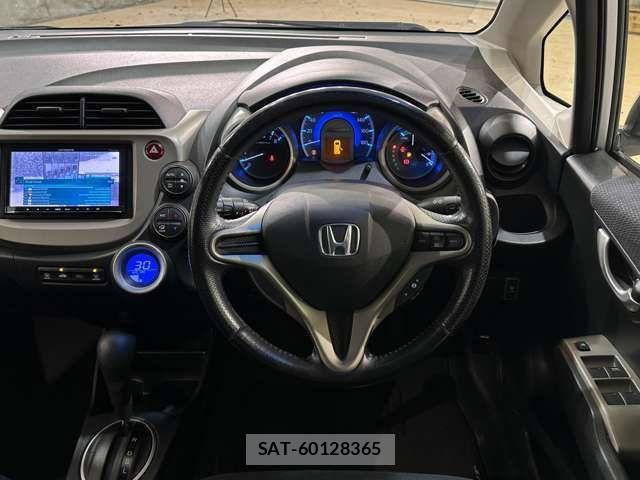Honda FIT HYBRID 2012-07 3905625-11