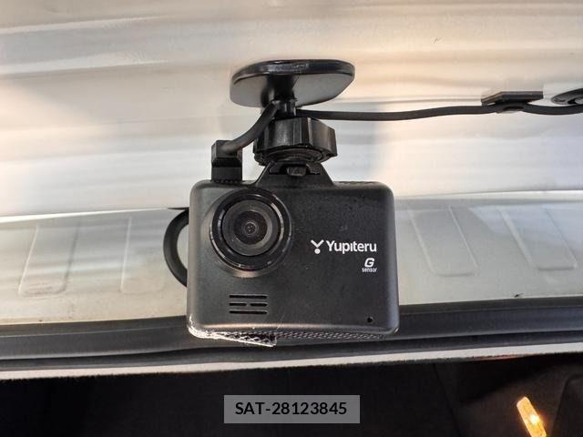 Honda FIT HYBRID 2015-02 4042289-23