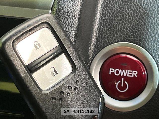 Honda FIT HYBRID 2017-05 4638949-6
