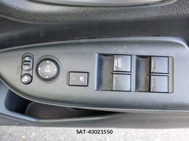 Honda FIT HYBRID 2016-05 4753522-14