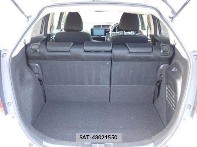 Honda FIT HYBRID 2016-05 4753522-4