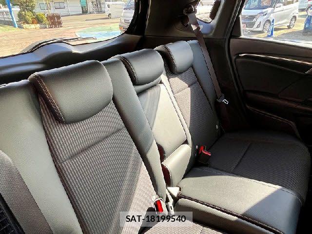 Honda FIT HYBRID 2019-04 4941731-3