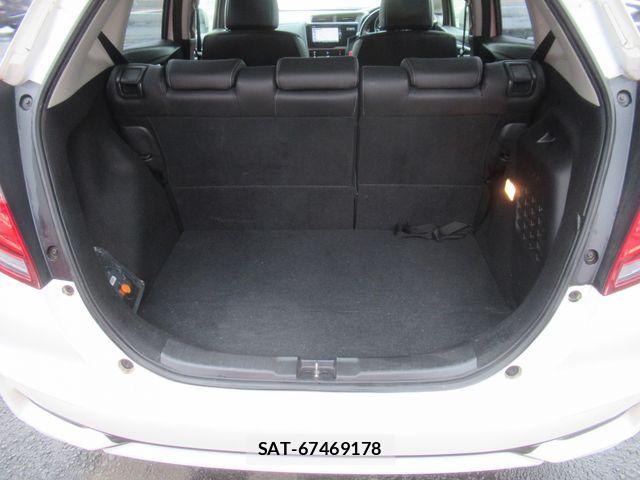 Honda FIT HYBRID 2017-12 6214645-10