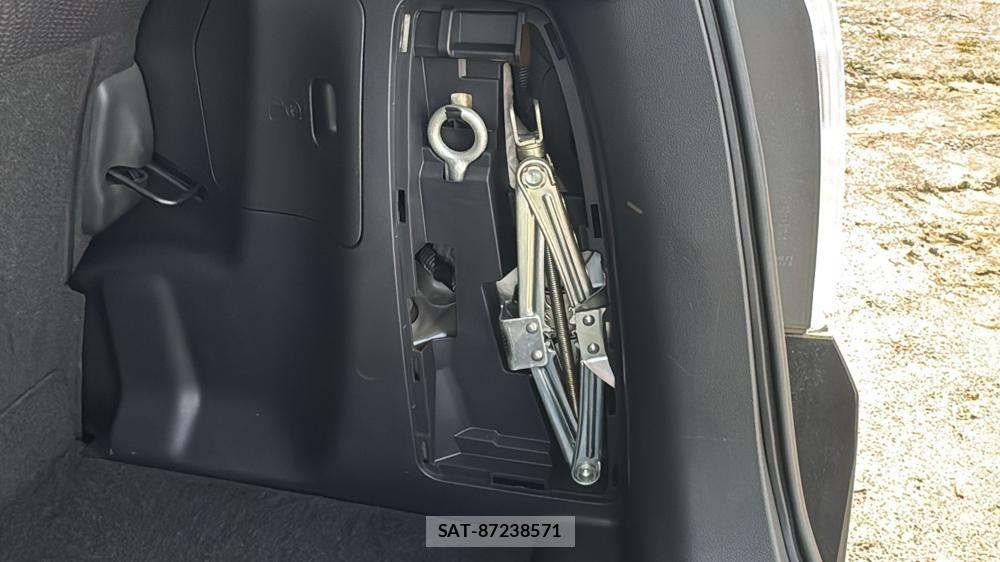 Honda FIT HYBRID 2011 4379983-19