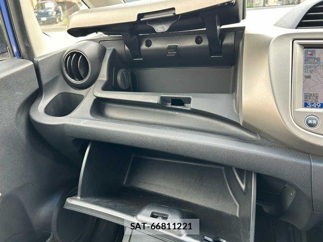 Honda FIT HYBRID 2012-08 6675948-17