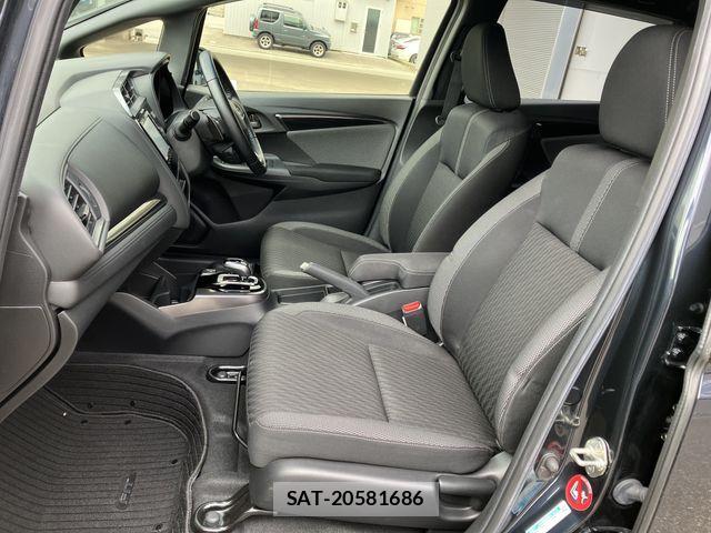 Honda FIT HYBRID 2018-03 6814902-12