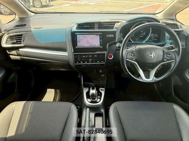 Honda FIT HYBRID 2017-08 6814904-11