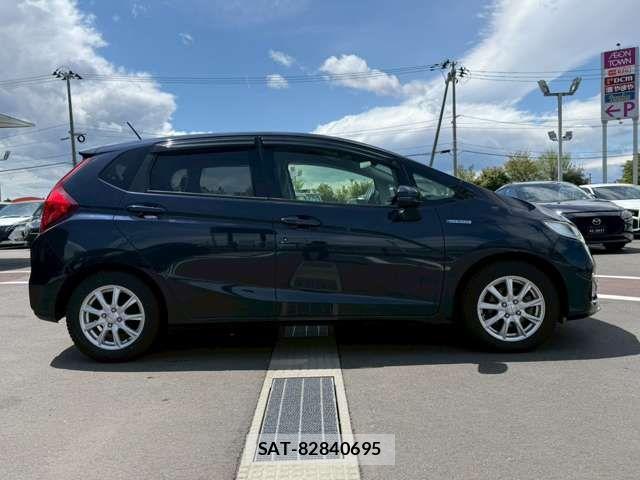 Honda FIT HYBRID 2017-08 6814904-17
