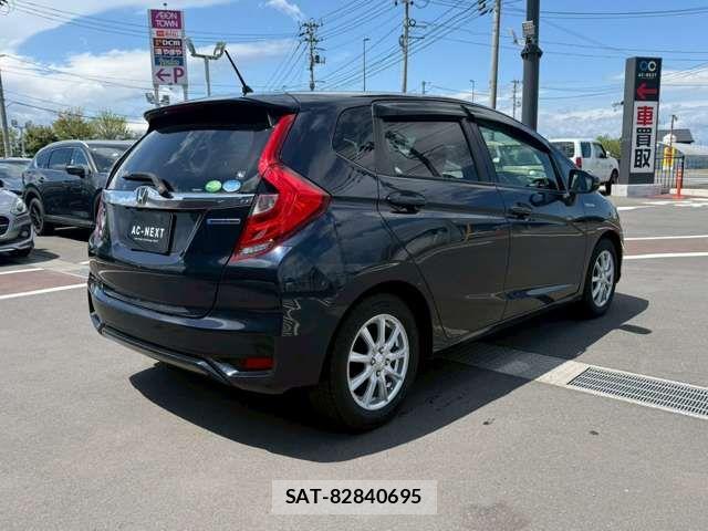 Honda FIT HYBRID 2017-08 6814904-18