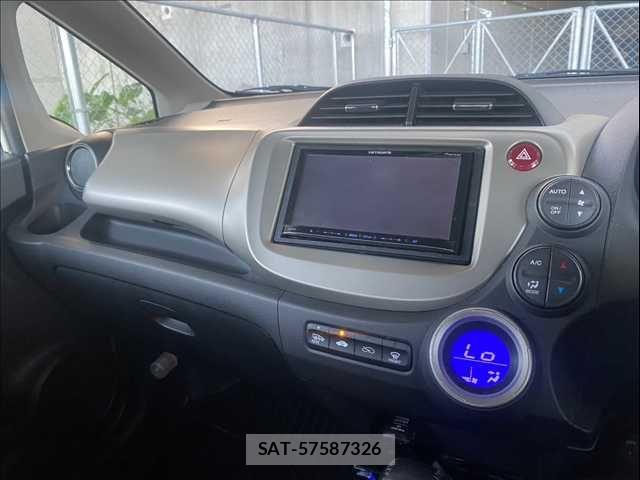 Honda FIT HYBRID 2012-06 6814925-23