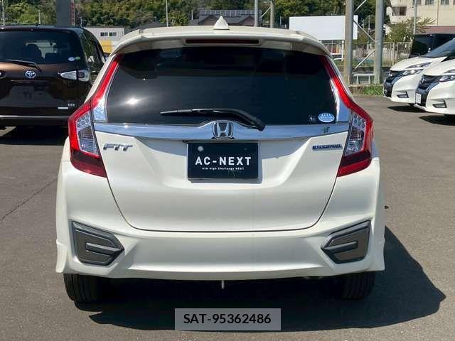 Honda FIT HYBRID 2014-01 6814905-14