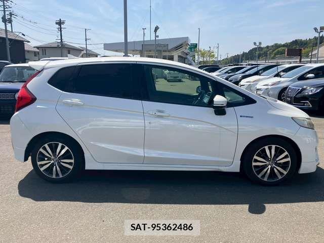 Honda FIT HYBRID 2014-01 6814905-16
