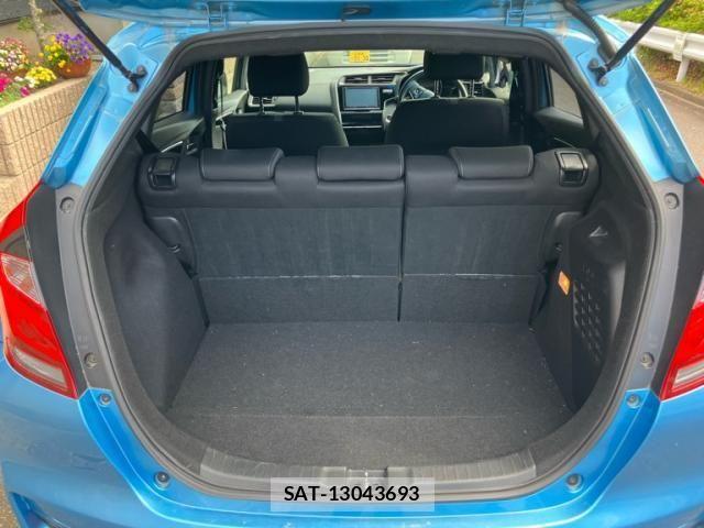 Honda FIT HYBRID 2017-06 6905146-10