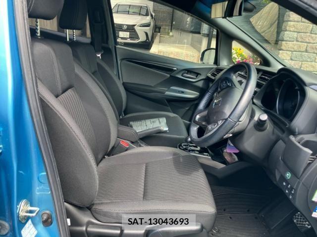 Honda FIT HYBRID 2017-06 6905146-14