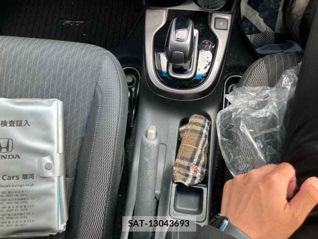 Honda FIT HYBRID 2017-06 6905146-17
