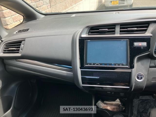 Honda FIT HYBRID 2017-06 6905146-18