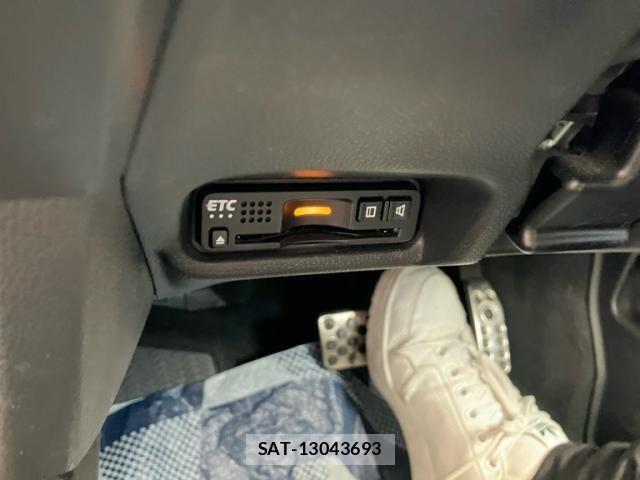 Honda FIT HYBRID 2017-06 6905146-23
