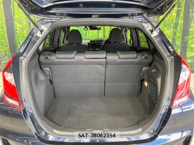 Honda FIT HYBRID 2017-09 6905137-9