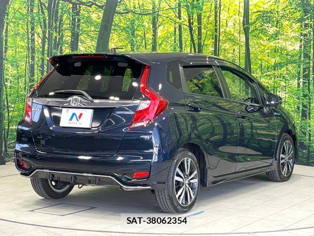 Honda FIT HYBRID 2017-09 6905137-16