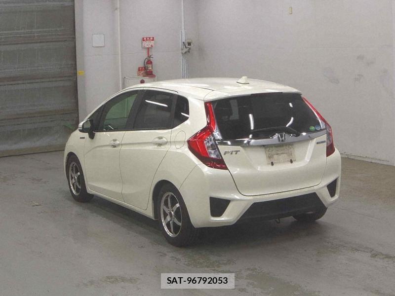 Honda FIT HYBRID 2015 6937245-2
